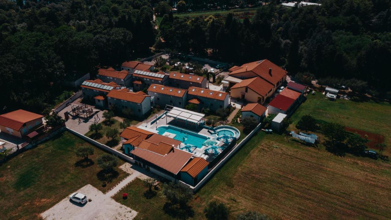 Resort Zatisje Савудрия Экстерьер фото